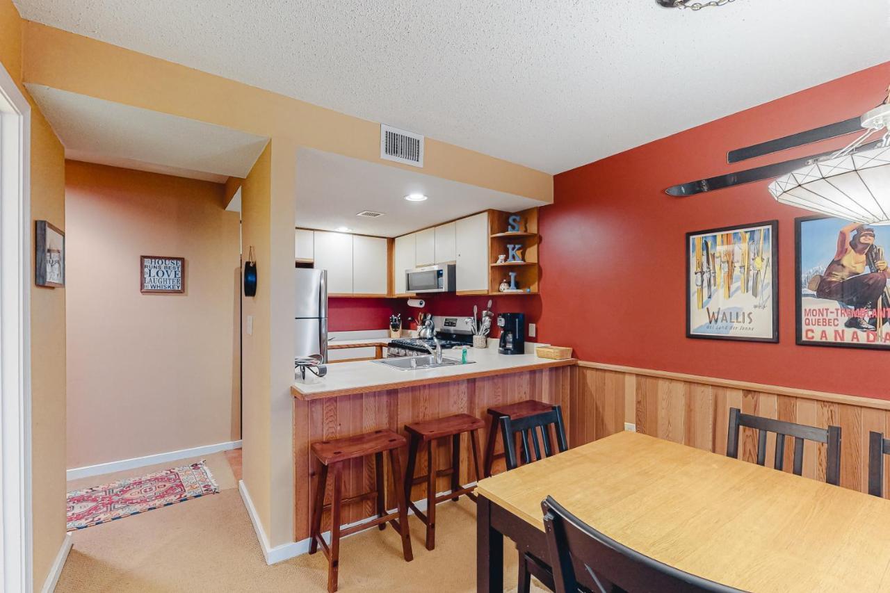 Winter Escape Apartment Ludlow Bagian luar foto
